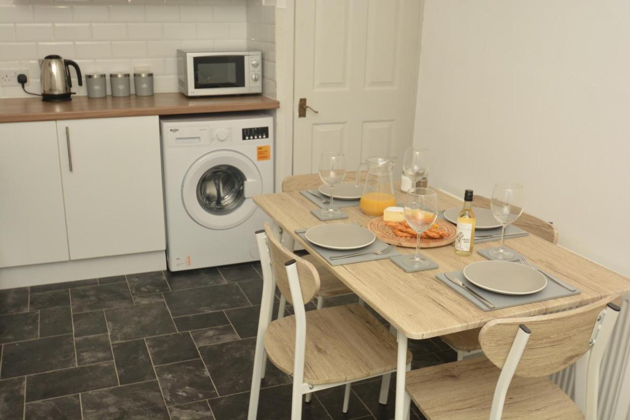 Spacious And Homely 2 Bedroom Flat - Suitelivin Gateshead Exterior photo