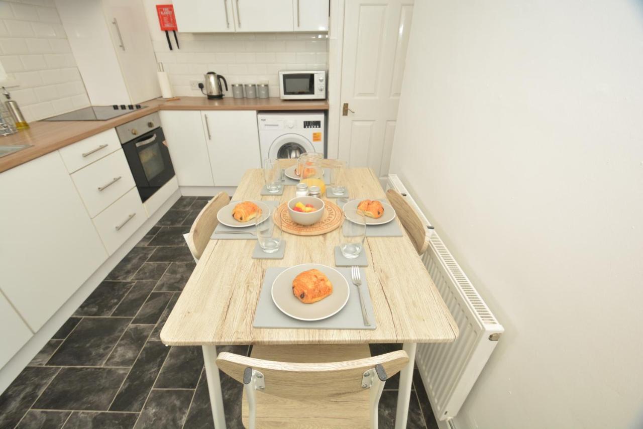 Spacious And Homely 2 Bedroom Flat - Suitelivin Gateshead Exterior photo