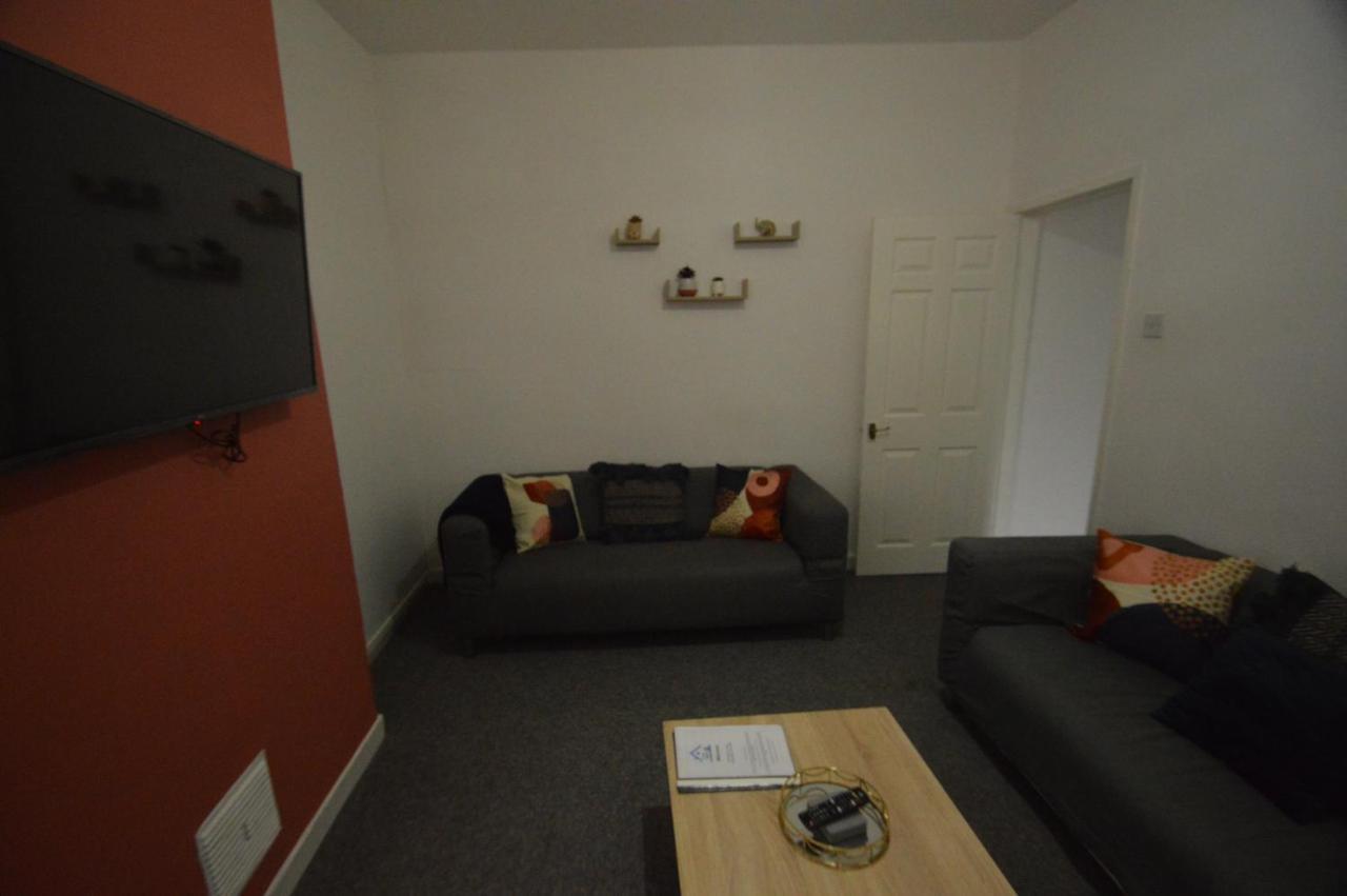 Spacious And Homely 2 Bedroom Flat - Suitelivin Gateshead Exterior photo